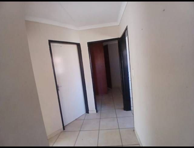 5 BEDROOM HOUSE FOR SALE IN OLIEVENHOUTBOSCH